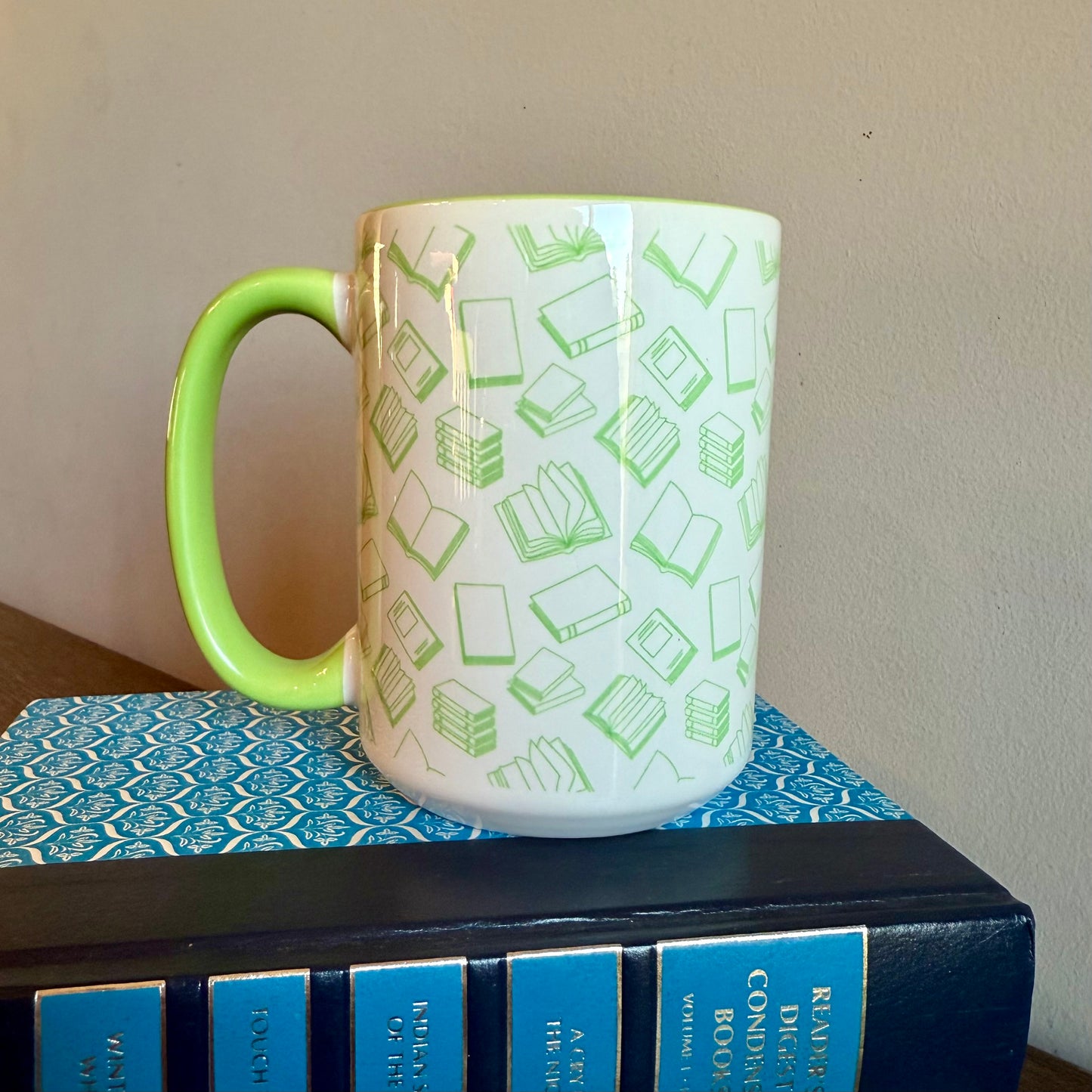 Book Outline Ceramic Mug