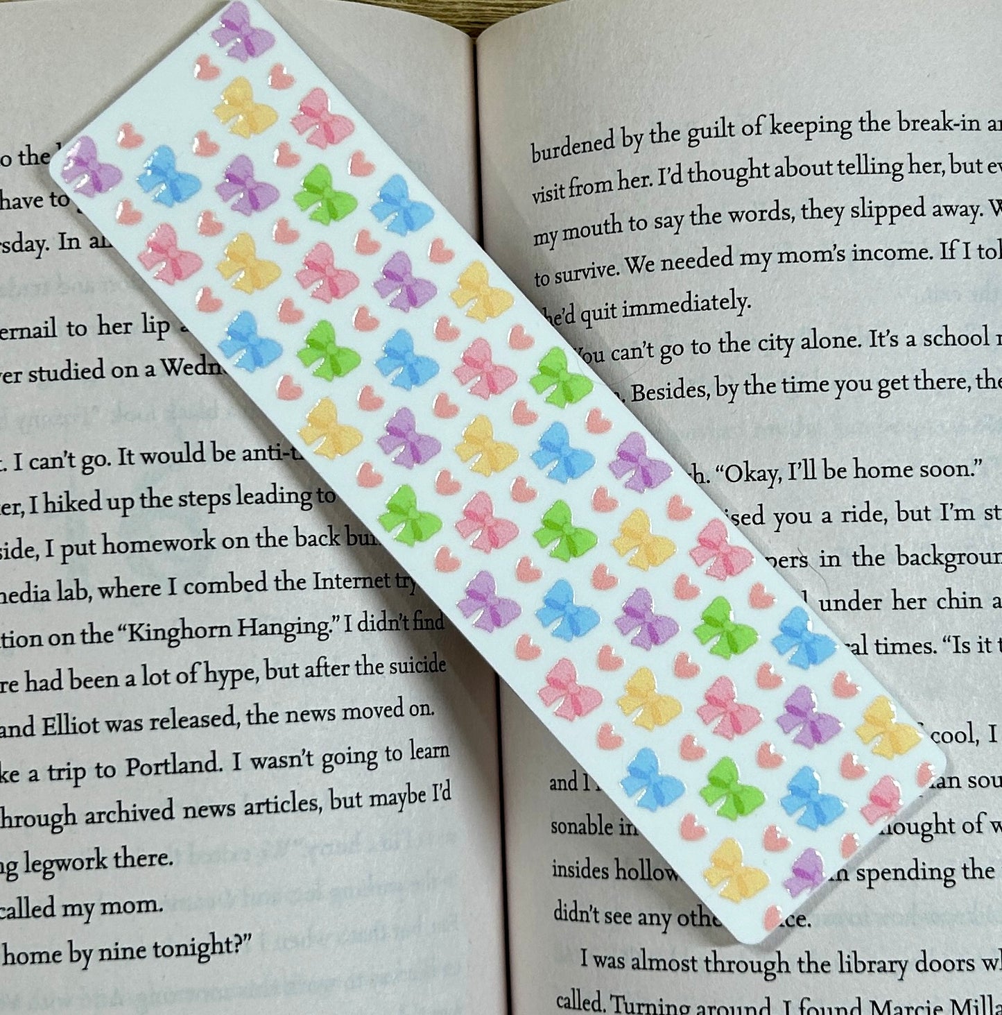 Bows Acrylic Bookmark